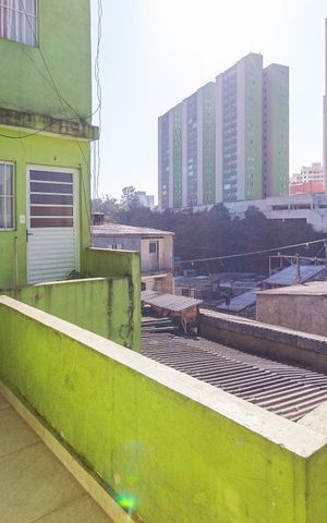 Casa à venda com 35m², 1 quarto e sem vaga Casa à venda com 35m², 1 quarto e sem vagaFachada