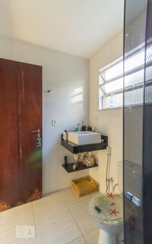 Casa de condomínio à venda com 120m², 1 quarto e 1 vaga Casa de condomínio à venda com 120m², 1 quarto e 1 vagaBanheiro