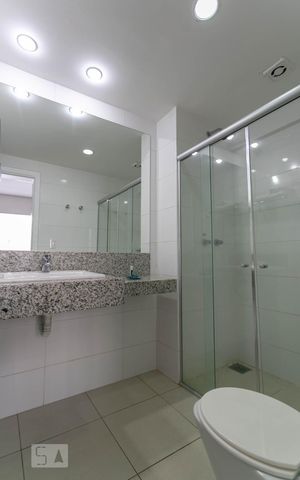 Studio para alugar com 30m², 1 quarto e sem vaga Studio para alugar com 30m², 1 quarto e sem vagaBanheiro