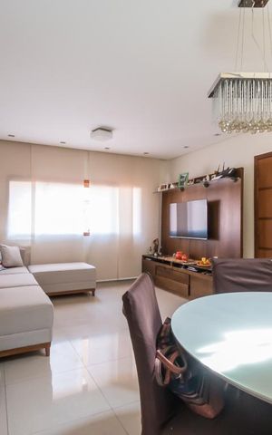 Casa à venda com 180m², 3 quartos e 2 vagas Casa à venda com 180m², 3 quartos e 2 vagasSala
