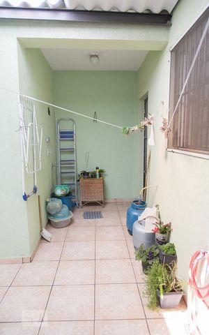 Casa à venda com 90m², 3 quartos e 2 vagas Casa à venda com 90m², 3 quartos e 2 vagasÁrea de Serviço