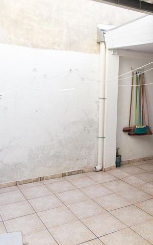 Casa à venda com 90m², 3 quartos e 2 vagas Casa à venda com 90m², 3 quartos e 2 vagasQuintal