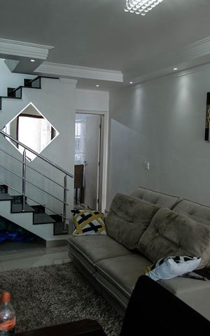 Casa à venda com 120m², 3 quartos e 2 vagasSala
