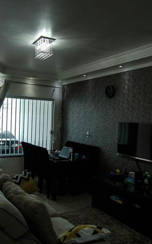 Casa à venda com 120m², 3 quartos e 2 vagasSala