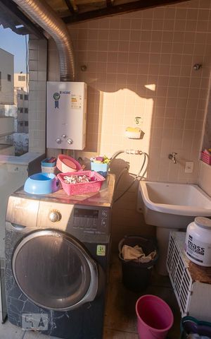 Apartamento à venda com 380m², 3 quartos e 2 vagas Apartamento à venda com 380m², 3 quartos e 2 vagasÁrea de Serviço