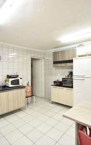 Casa à venda com 260m², 7 quartos e 4 vagasCozinha 1