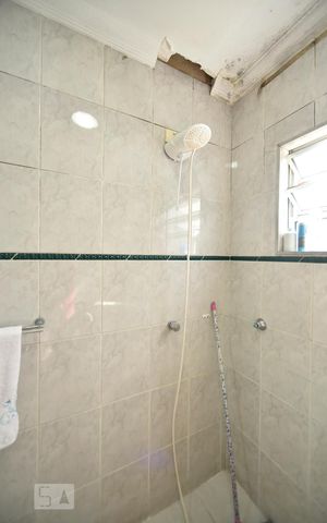 Casa à venda com 260m², 7 quartos e 4 vagasBanheiro da suite