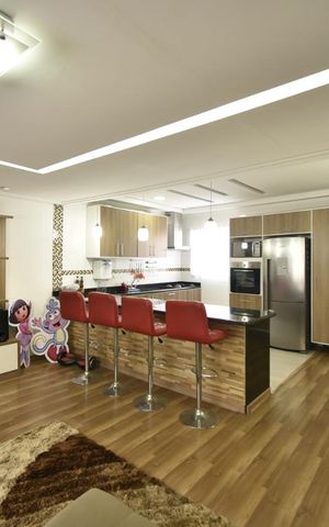 Casa à venda com 260m², 7 quartos e 4 vagasSala 2 e cozinha americana