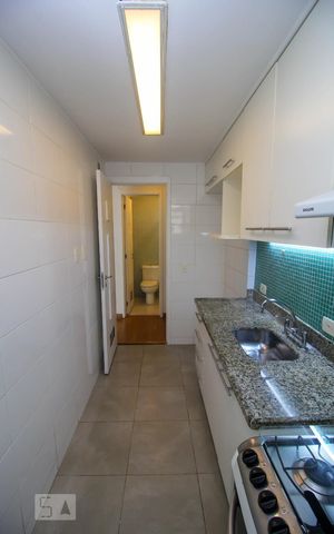 Apartamento à venda com 90m², 2 quartos e 1 vaga Apartamento à venda com 90m², 2 quartos e 1 vagaCozinha - Armários