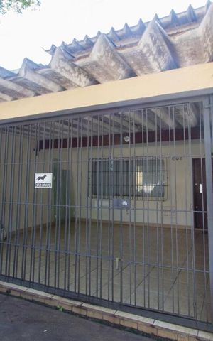 Casa à venda com 110m², 3 quartos e 2 vagasFachada