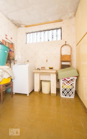 Casa à venda com 110m², 3 quartos e 2 vagasÁrea de Serviço