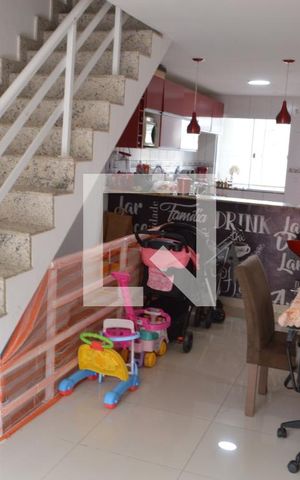 Casa de condomínio à venda com 200m², 3 quartos e 1 vagaSala