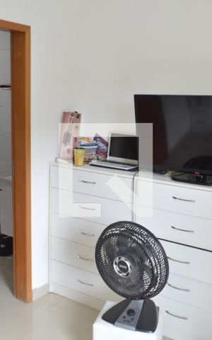 Casa de condomínio à venda com 200m², 3 quartos e 1 vagaSuíte 2