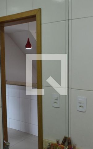 Casa de condomínio à venda com 200m², 3 quartos e 1 vagaLavabo