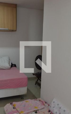 Casa de condomínio à venda com 200m², 3 quartos e 1 vagaSuíte 3
