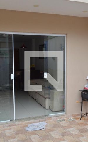 Casa de condomínio à venda com 200m², 3 quartos e 1 vagaGaragem