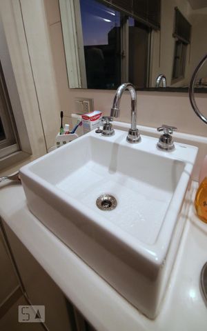 Apartamento à venda com 86m², 2 quartos e 2 vagasBanheiro 