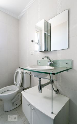 Apartamento à venda com 57m², 2 quartos e 1 vaga Apartamento à venda com 57m², 2 quartos e 1 vagaBanheiro