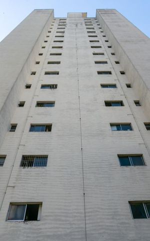 Apartamento à venda com 57m², 2 quartos e 1 vaga Apartamento à venda com 57m², 2 quartos e 1 vagaFachada do bloco