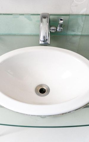 Apartamento à venda com 57m², 2 quartos e 1 vaga Apartamento à venda com 57m², 2 quartos e 1 vagaBanheiro
