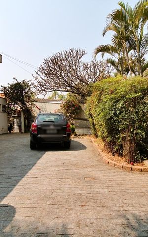 Casa para alugar com 550m², 3 quartos e 6 vagas Casa para alugar com 550m², 3 quartos e 6 vagasGaragem