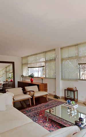 Casa para alugar com 550m², 3 quartos e 6 vagas Casa para alugar com 550m², 3 quartos e 6 vagasSala