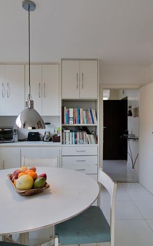 Casa para alugar com 550m², 3 quartos e 6 vagas Casa para alugar com 550m², 3 quartos e 6 vagasCopa
