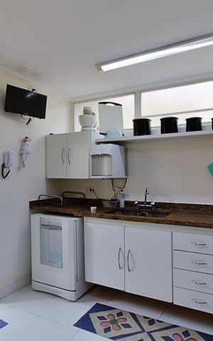 Casa para alugar com 550m², 3 quartos e 6 vagas Casa para alugar com 550m², 3 quartos e 6 vagasCozinha