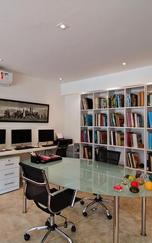 Casa para alugar com 550m², 3 quartos e 6 vagas Casa para alugar com 550m², 3 quartos e 6 vagasÁrea Inferior