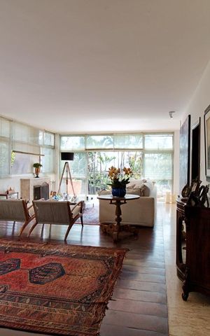 Casa para alugar com 550m², 3 quartos e 6 vagas Casa para alugar com 550m², 3 quartos e 6 vagasSala