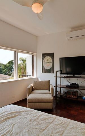 Casa para alugar com 550m², 3 quartos e 6 vagas Casa para alugar com 550m², 3 quartos e 6 vagasQuarto 2