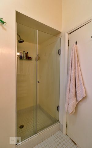 Casa para alugar com 550m², 3 quartos e 6 vagas Casa para alugar com 550m², 3 quartos e 6 vagasBanheiro da Suíte