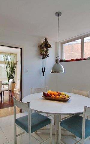 Casa para alugar com 550m², 3 quartos e 6 vagas Casa para alugar com 550m², 3 quartos e 6 vagasCopa