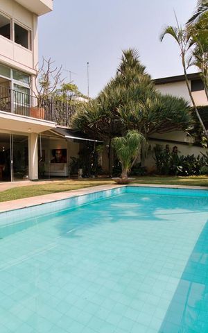 Casa para alugar com 550m², 3 quartos e 6 vagas Casa para alugar com 550m², 3 quartos e 6 vagasPiscina