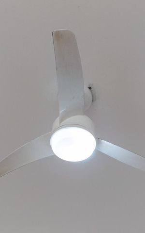 Apartamento à venda com 64m², 2 quartos e sem vaga Apartamento à venda com 64m², 2 quartos e sem vagaDetalhe da Sala - Ventilador de Teto