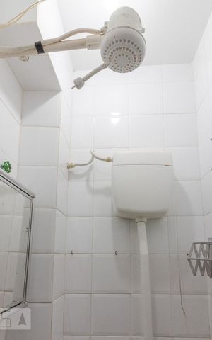 Apartamento à venda com 64m², 2 quartos e sem vaga Apartamento à venda com 64m², 2 quartos e sem vagaBanheiro de Serviço