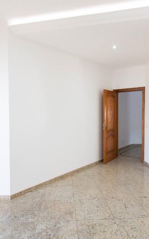 Casa à venda com 534m², 5 quartos e 8 vagas Casa à venda com 534m², 5 quartos e 8 vagasSuíte 2