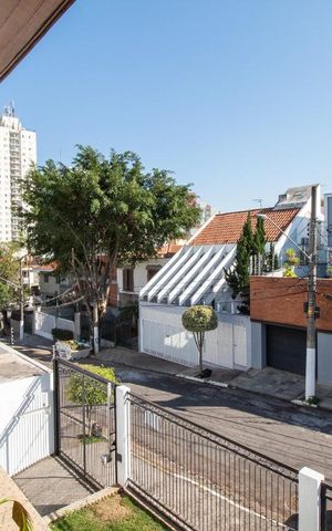 Casa à venda com 534m², 5 quartos e 8 vagas Casa à venda com 534m², 5 quartos e 8 vagasVaranda da Suíte 3