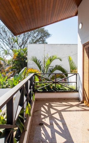 Casa à venda com 534m², 5 quartos e 8 vagas Casa à venda com 534m², 5 quartos e 8 vagasVaranda da Suíte 3