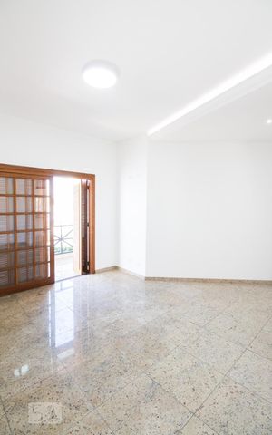 Casa à venda com 534m², 5 quartos e 8 vagas Casa à venda com 534m², 5 quartos e 8 vagasSuíte 2