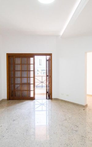 Casa à venda com 534m², 5 quartos e 8 vagas Casa à venda com 534m², 5 quartos e 8 vagasSuíte 4