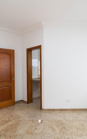 Casa à venda com 534m², 5 quartos e 8 vagas Casa à venda com 534m², 5 quartos e 8 vagasSuíte 1