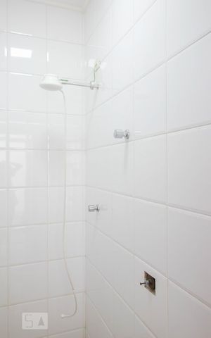Casa à venda com 534m², 5 quartos e 8 vagas Casa à venda com 534m², 5 quartos e 8 vagasÁrea externa - banheiro