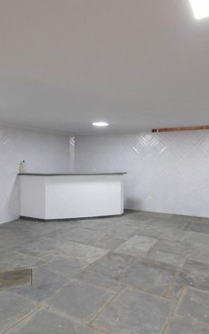 Casa à venda com 534m², 5 quartos e 8 vagas Casa à venda com 534m², 5 quartos e 8 vagasGaragem
