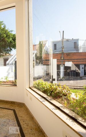 Casa à venda com 534m², 5 quartos e 8 vagas Casa à venda com 534m², 5 quartos e 8 vagasSala