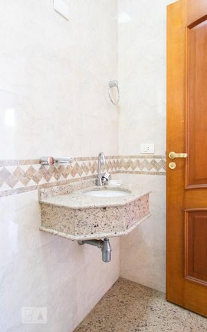 Casa à venda com 534m², 5 quartos e 8 vagas Casa à venda com 534m², 5 quartos e 8 vagasSala - Lavabo