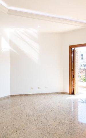 Casa à venda com 534m², 5 quartos e 8 vagas Casa à venda com 534m², 5 quartos e 8 vagasSuíte 3