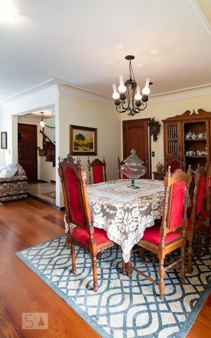 Casa à venda com 300m², 4 quartos e 4 vagas Casa à venda com 300m², 4 quartos e 4 vagasSala Jantar