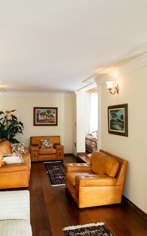 Casa à venda com 300m², 4 quartos e 4 vagas Casa à venda com 300m², 4 quartos e 4 vagasSala Estar