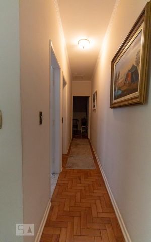 Casa à venda com 270m², 3 quartos e 2 vagasCorredor